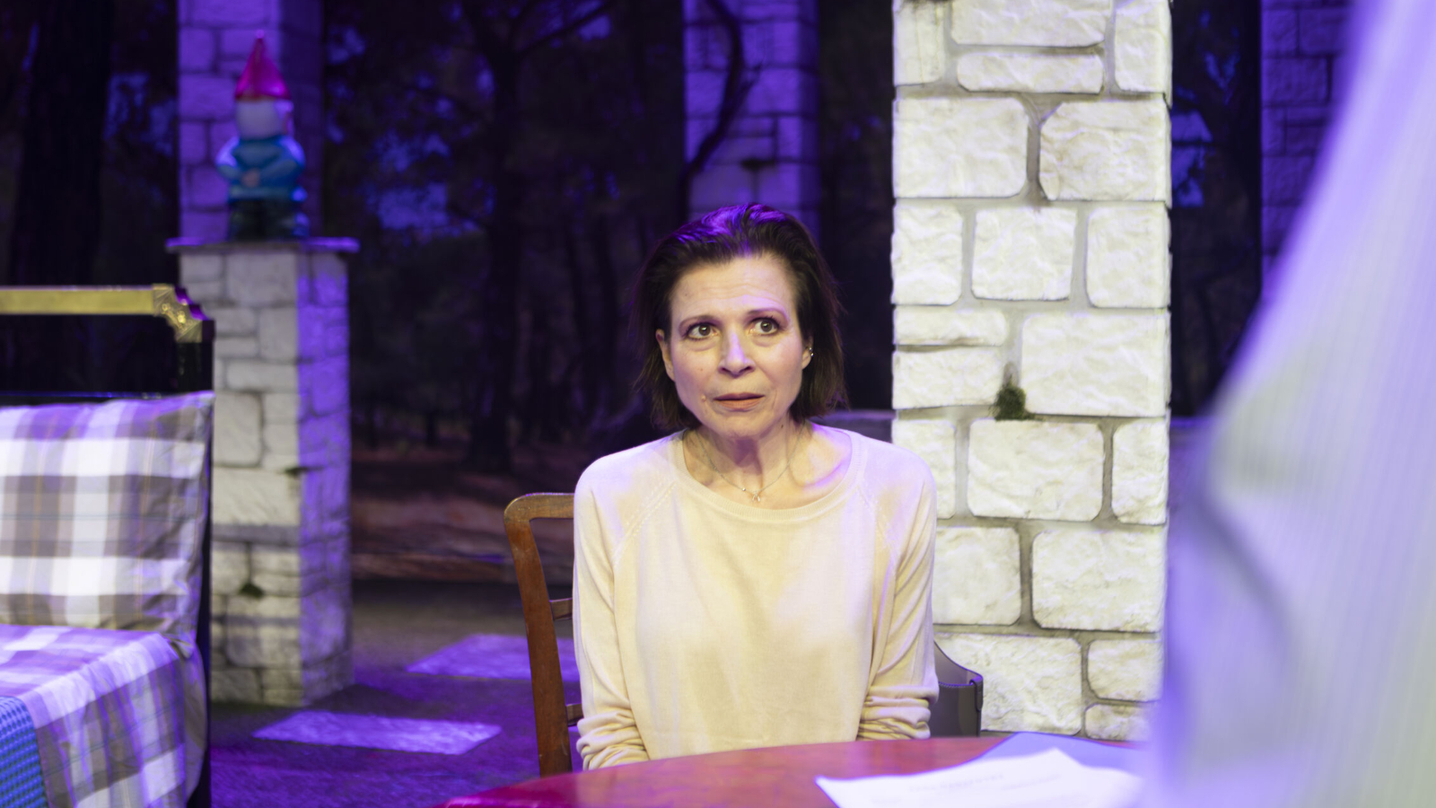 Για τη Ράνια Σχίζα η τέχνη πρέπει να σε τσιγκλάει, να σε ταράζει, να σε γδέρνει