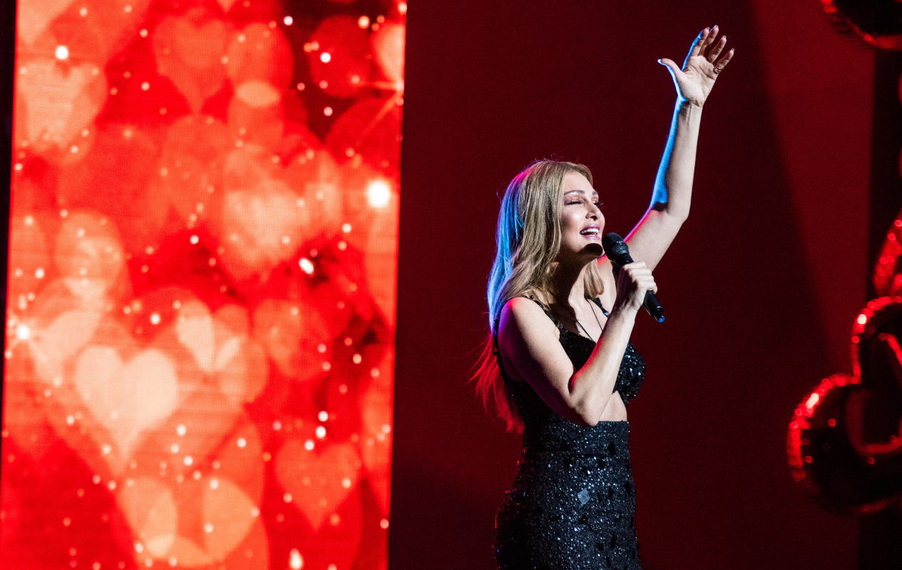 Τι θα πληρώσεις στα μπουζούκια της Αθήνας την περίοδο των γιορτών