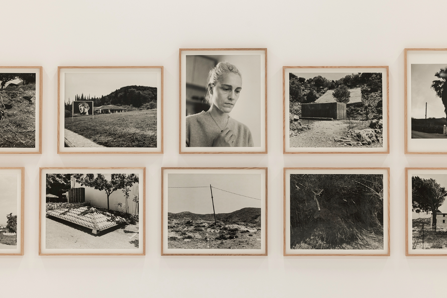 Αξίζει το hype η φωτογραφική έκθεση του Γιώργου Λάνθιμου στη Στέγη;