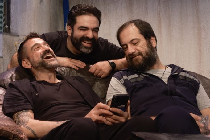 Γιωργή Τσουρή, στο Τζόνι Μπλε ξεπουλήσατε;