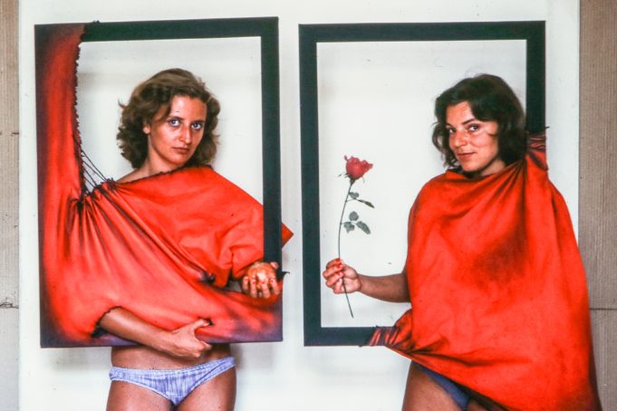 Με τρεις νέες εκθέσεις, το ΕΜΣΤ πιάνει το νήμα του κοσμοπολιτισμού