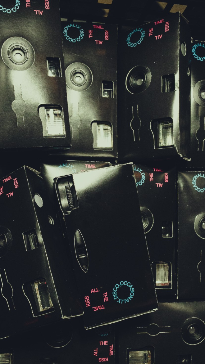 Μπήκαμε στο exclusive listening party του νέου άλμπουμ του Harry Styles