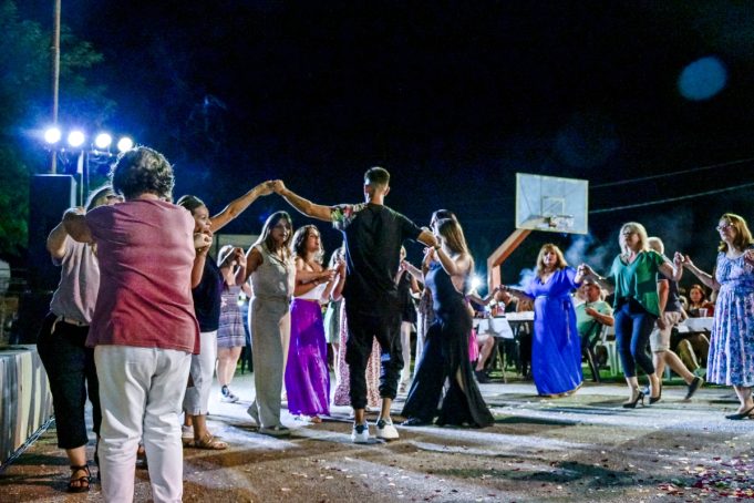 Στα πανηγύρια τσακώνονται, αλλά γιατί μας κάνει εντύπωση;