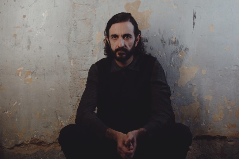 Ιώβη και Χάρη, πώς παίζεται στο θέατρο ένα από τα πιο μεταφυσικά έργα του Ντοστογιέφσκι;