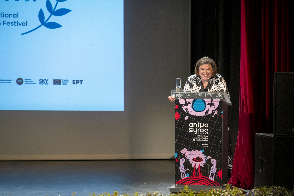 Η Μαρία Ανεστοπούλου κατά τη διάρκεια της τελετής λήξης του Animasyros 2025