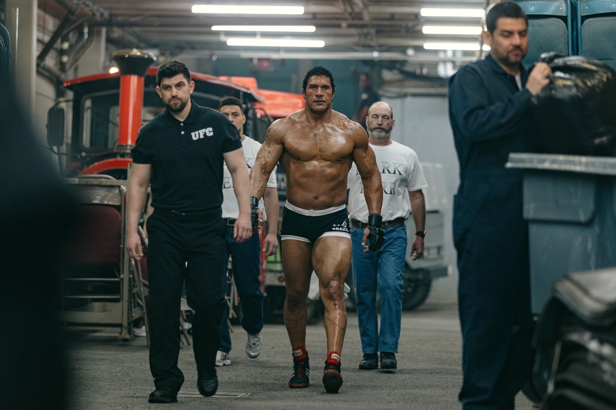 Στο The Smashing Machine, ο The Rock φορά κάποια από τα πιο σπάνια sneakers