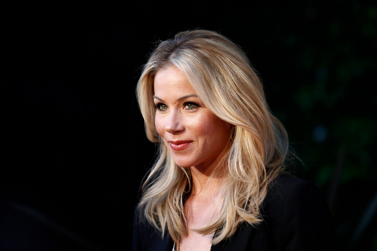 Τι αποκαλύπτει η εσφαλμένη διάγνωση της Christina Applegate για τη σκλήρυνση κατά πλάκας
