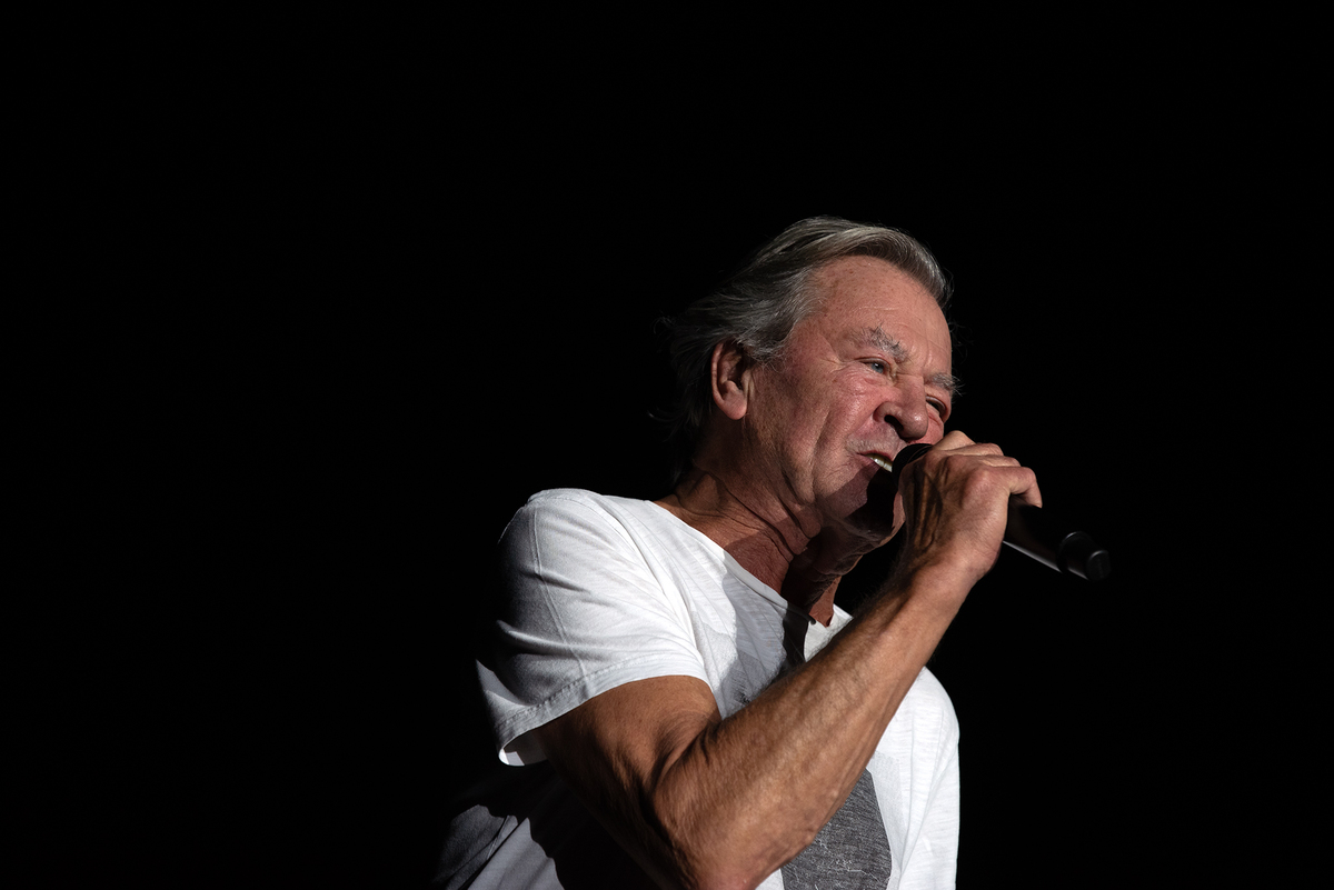 Όταν οι Deep Purple έσπασαν τη γκίνια της Τρίτης και 13 στο ΟΑΚΑ