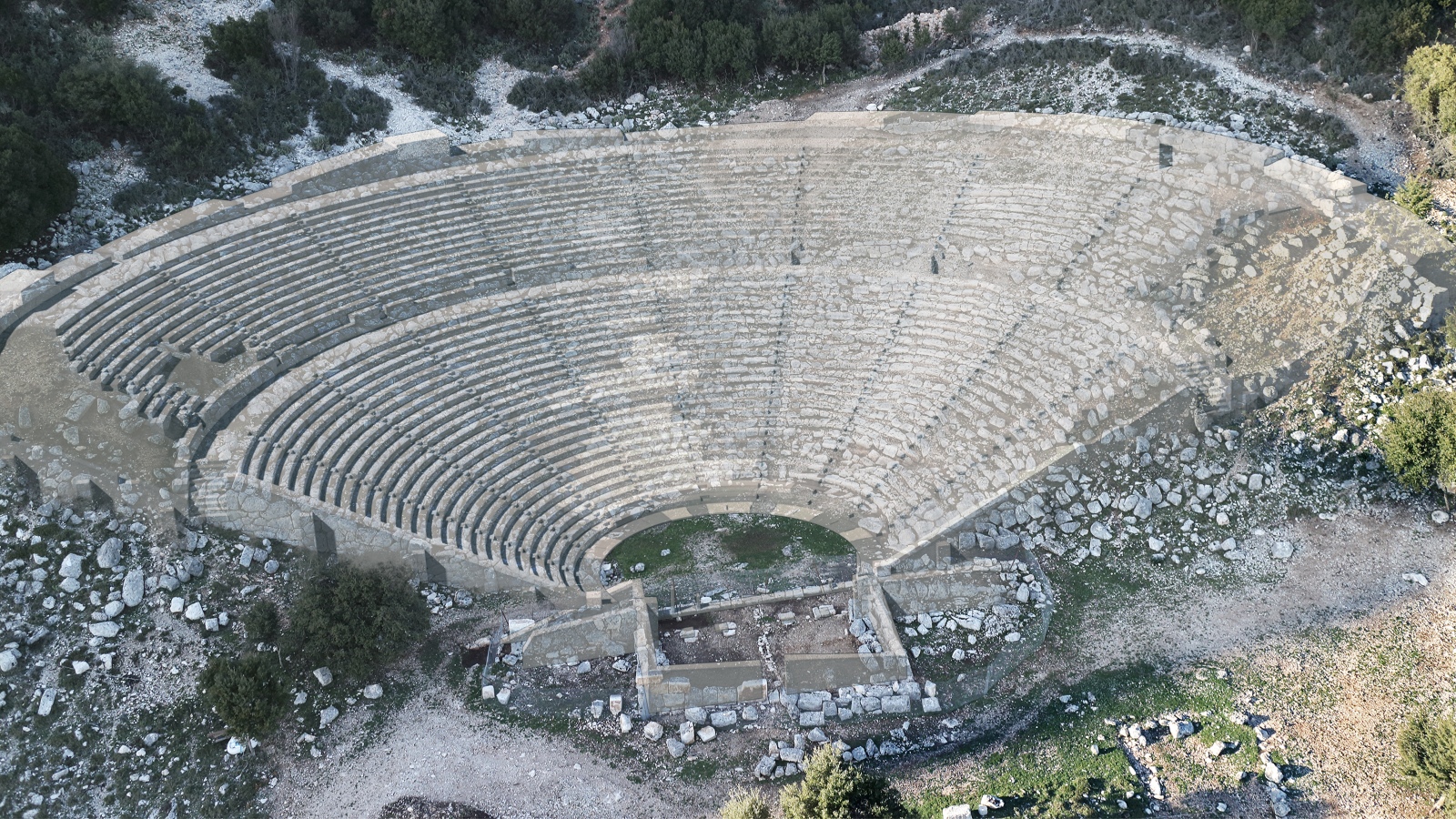Από την Αχαρνών μέχρι τη Μαρώνεια, μπορείς να υιοθετήσεις ένα αρχαίο θέατρο