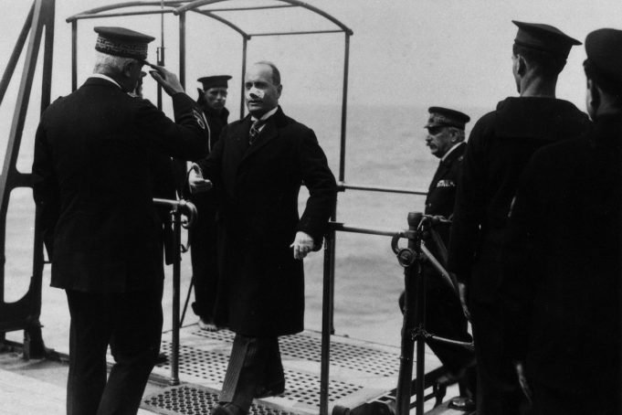 Η άγνωστη ιστορία της Violet Gibson, της γυναίκας που πυροβόλησε τον Mussolini