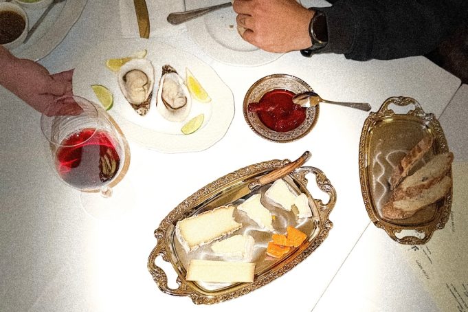 Flying Horses: Έφτασε στο κέντρο και έχει κάτι σέξι