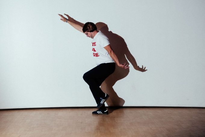 Ο Ooze of Cinema καταλαβαίνει πιο εύκολα τον Ταρκόφσκι από τον Κώστα Τσάκωνα