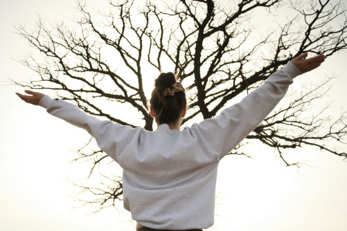 Ξέχνα το απλό περπάτημα: Το tai chi walking είναι η νέα wellness συνήθεια