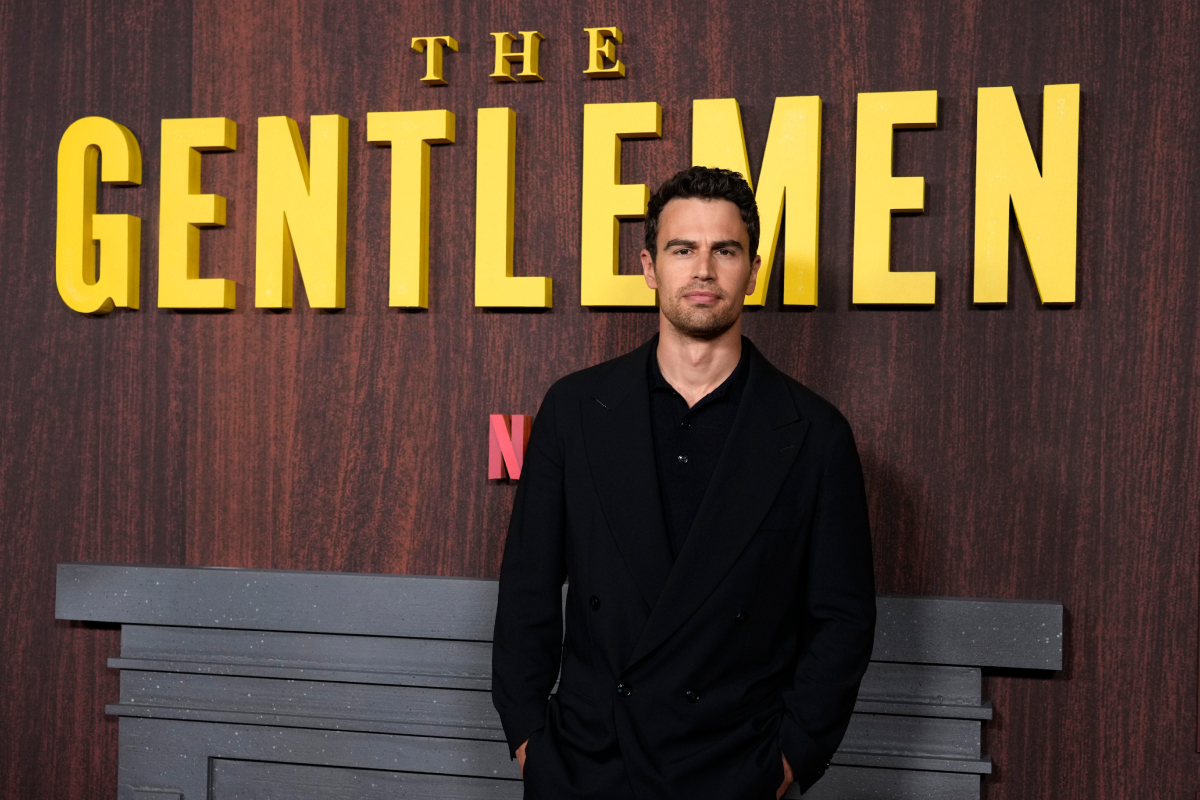  Theo James Hollywood