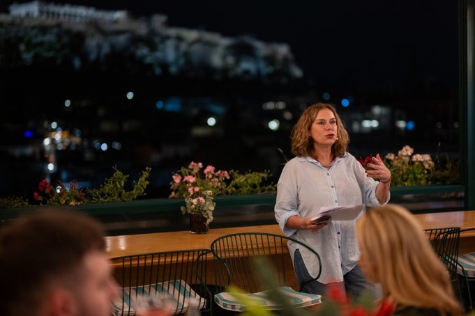 Η Ντένη Καλλιβωκά αποδεικνύει ότι το fine drinking στην Ελλάδα έχει γυναικεία υπογραφή