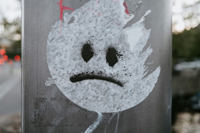 4 συμπεριφορές που σου ρίχνουν την αυτοπεποίθηση