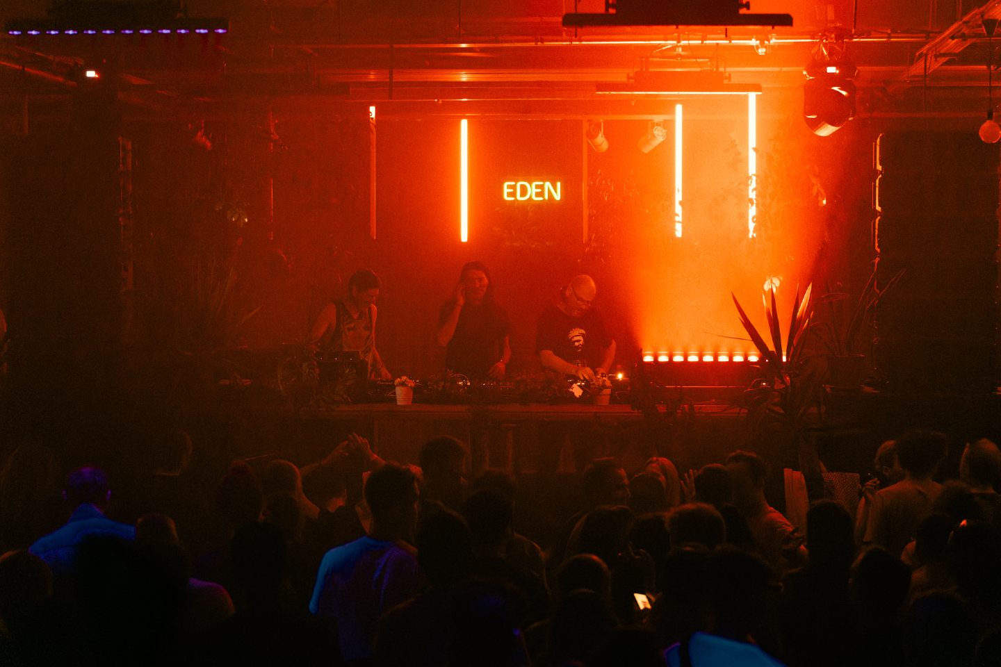 Αυτό το ΣΚ έχει groovy πάρτι στο Ωδείο και artisanal κρασιά στο Ζάππειο