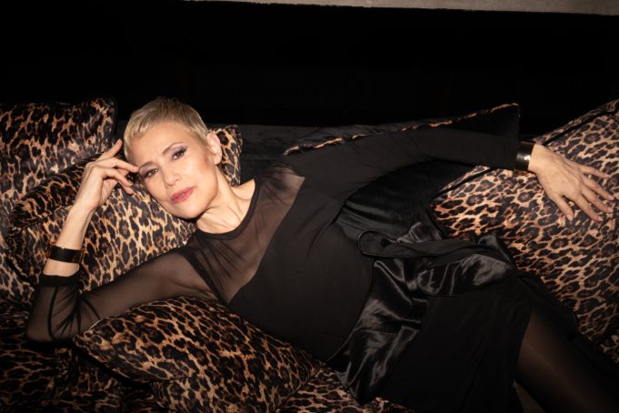 Η Κωνσταντίνα Μιχαήλ είναι δύσκολη, queer και ξέρει να περνάει καλά