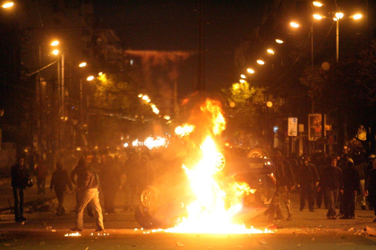 Ο Κωνσταντίνος Πιλάβιος έγραψε το πρώτο tweet για τη δολοφονία Γρηγορόπουλου. 17 χρόνια μετά, σκέφτεται να το σβήσει