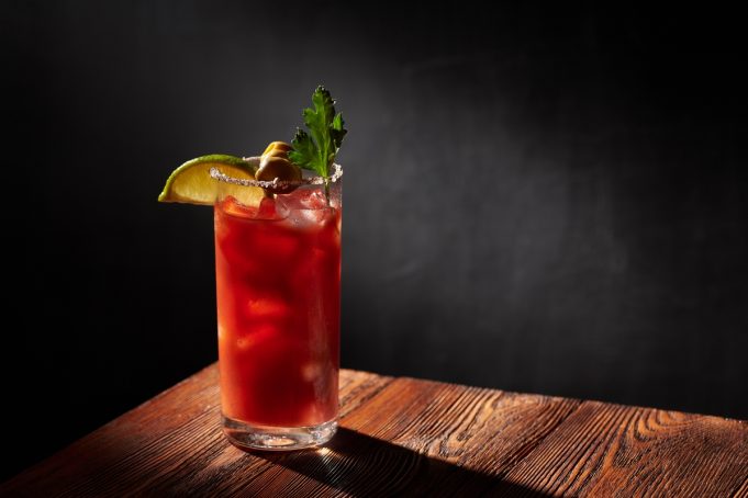 Ξέχνα όσα ήξερες για το Bloody Mary: Τα 5 μπαρ της Αθήνας που το αναβάθμισαν