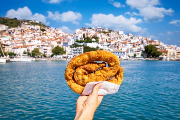 8 ελληνικά νησιά, 8 παραδοσιακά φαγητά που πρέπει να δοκιμάσεις