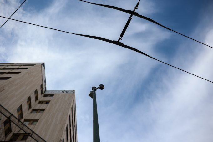 Πόσες τροχαίες παραβάσεις κατέγραψαν οι νέες AI κάμερες στους δρόμους