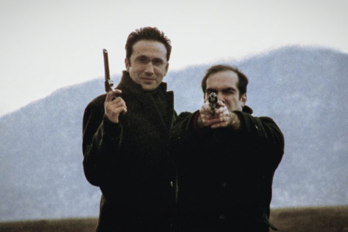 21 Χριστούγεννα μετά, ο Ρένος Χαραλαμπίδης επιστρέφει την Καρδιά του Κτήνους στο σινεμά