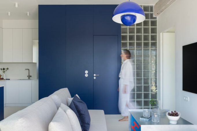 Χωρική ταυτότητα, φως και χρώμα σε ένα ρετιρέ του ’64