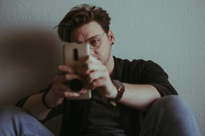 Limerence: Όταν ο έρωτας γίνεται εμμονή στην εποχή των social media