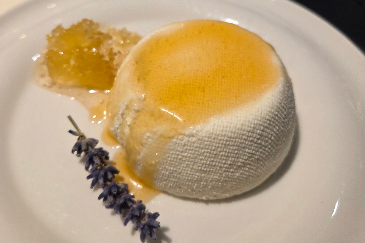 Mους ξινομυζήθρας αντί για πανακότα: Τα κρασιά της Κεφαλονιάς σε αλλιώτικα ταιριάσματα