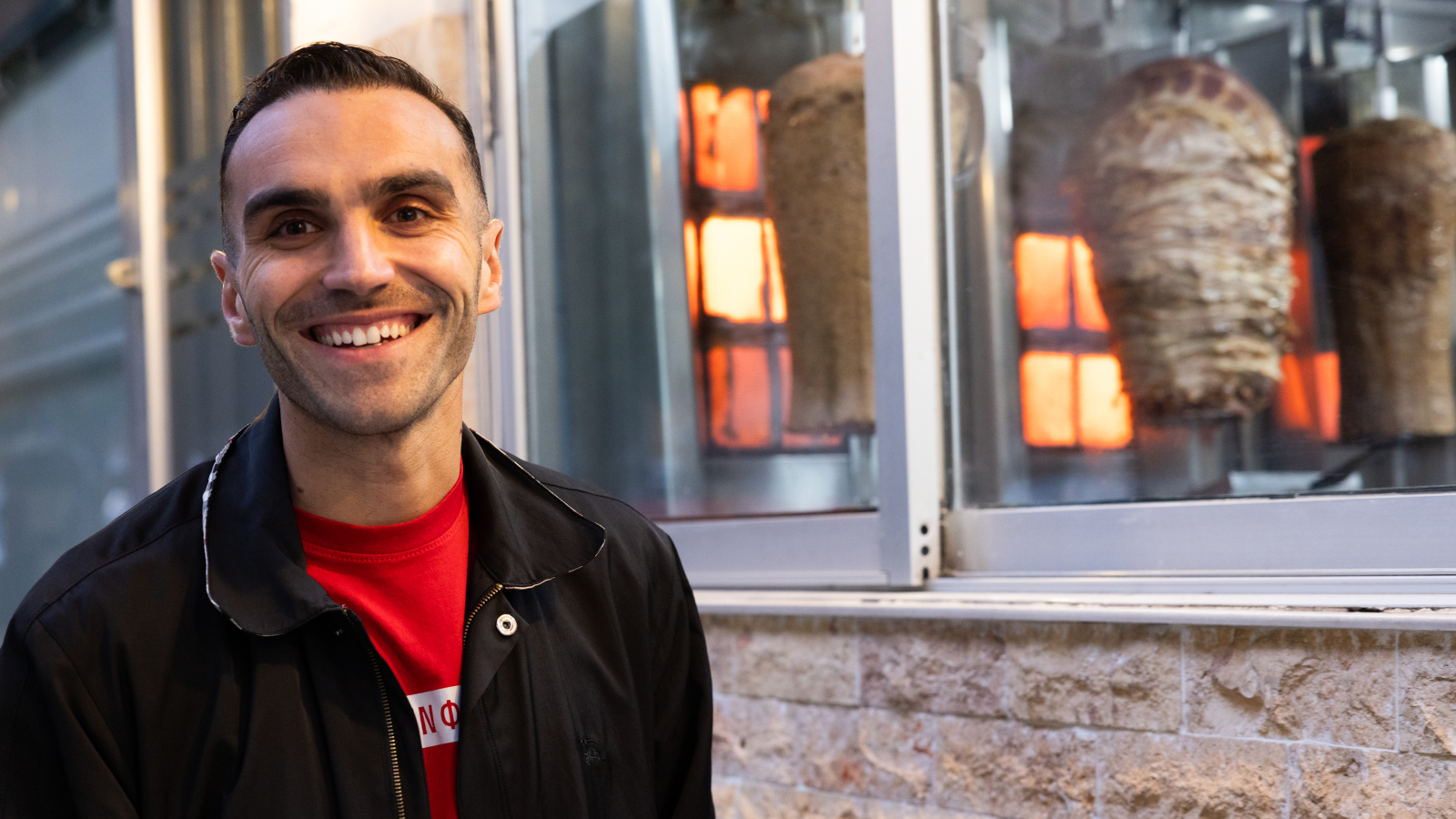 Σις κεμπάπ, ντονέρ, γύρος: Μια βόλτα με τον σομελιέ Τάκη Μαύρο στα λημέρια του στη Νίκαια