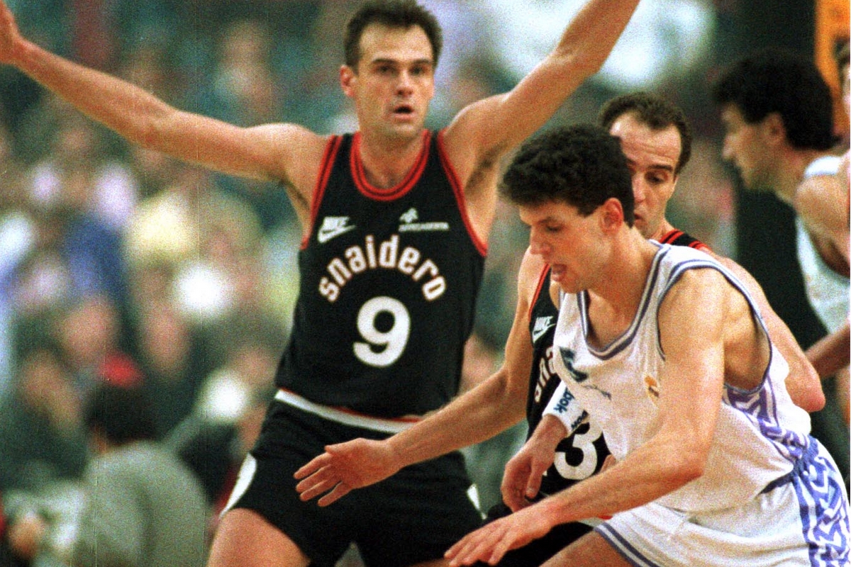 Το βράδυ στο ΣΕΦ που Όσκαρ Σμιντ και Ντράζεν Πέτροβιτς έβαλαν μαζί 106 πόντους