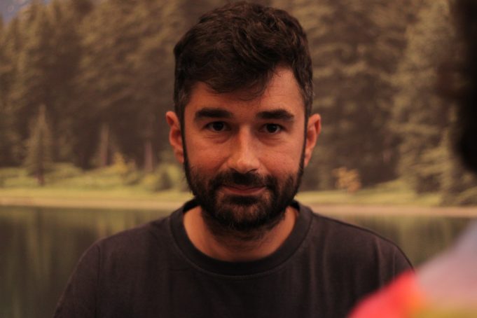 Ο Γιάννης Σπανός άφησε την Άθηνα, όμως μας στέλνει τα κρασιά του
