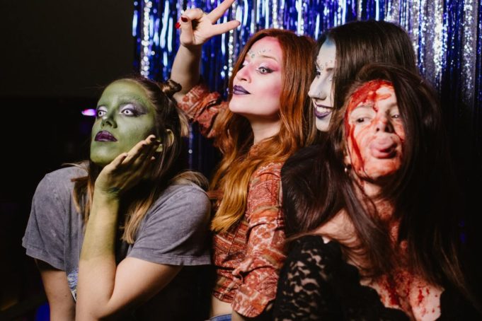 Πού θα παρτάρεις με φαντασία και καλτίλα στο φινάλε της Αποκριάς