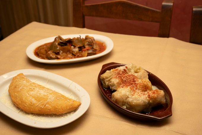 Ψάρι, κρέας και μαγειρευτά στις ταβέρνες της Αθήνας και του Πειραιά