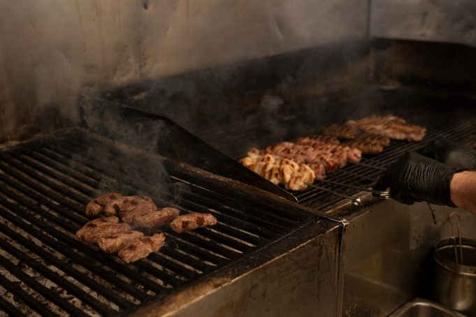 Τσικνοπέμπτη: 7 μαγαζιά για να φας καλό κρέας