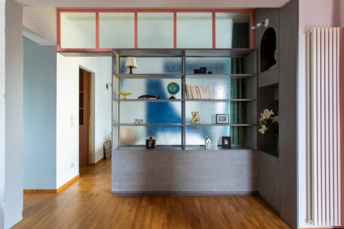 Διαφάνεια, πράσινο και ροή σε ένα διαμέρισμα 77 τ.μ. στο κέντρο της Αθήνας